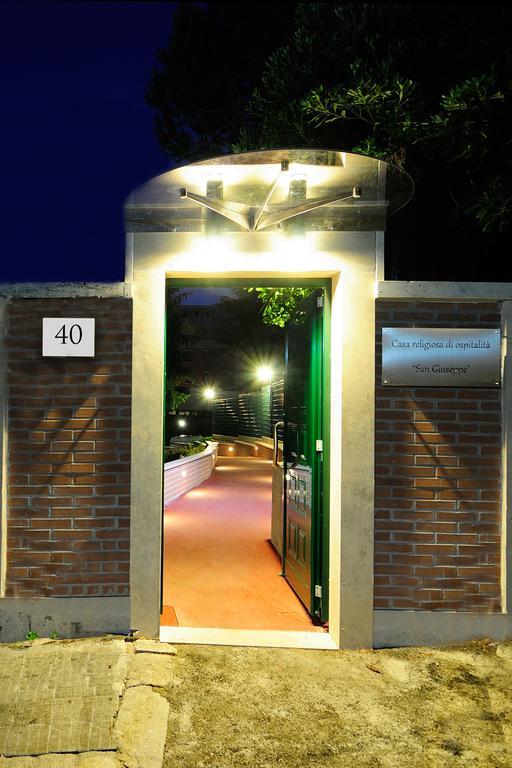 Отель San Giuseppe House Рим Экстерьер фото